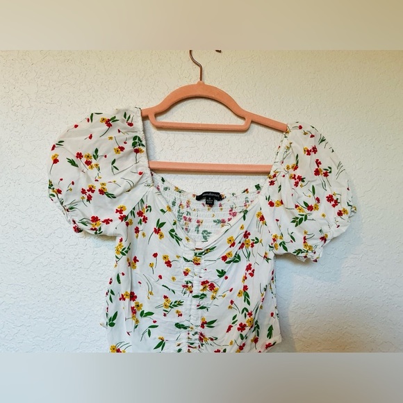 Ambiance Floral Crop Top with cinched Front - Picture 4 of 11